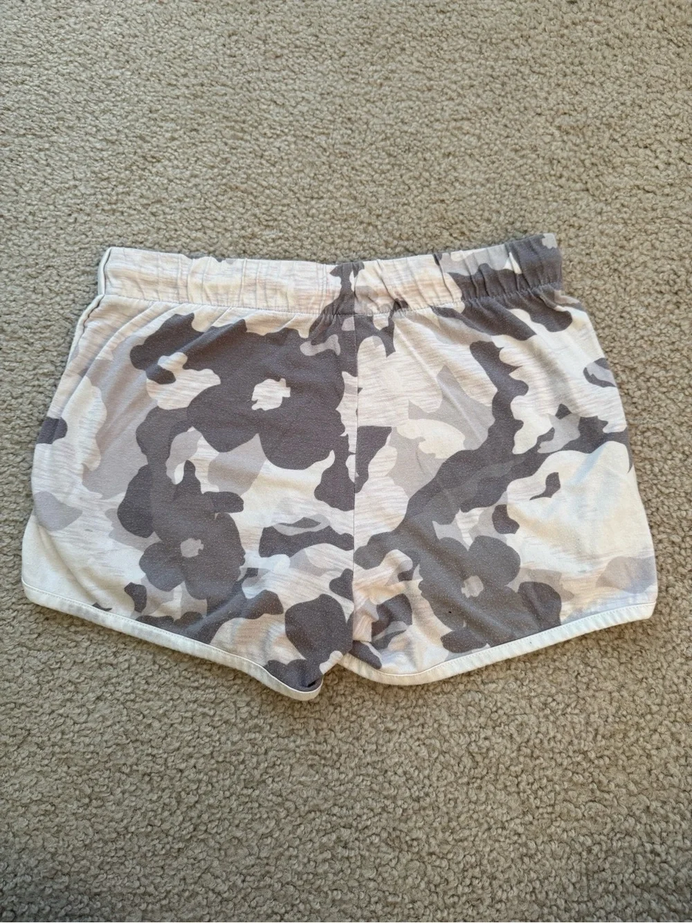 Old Navy Women's Gray Camo Athletic Shorts
